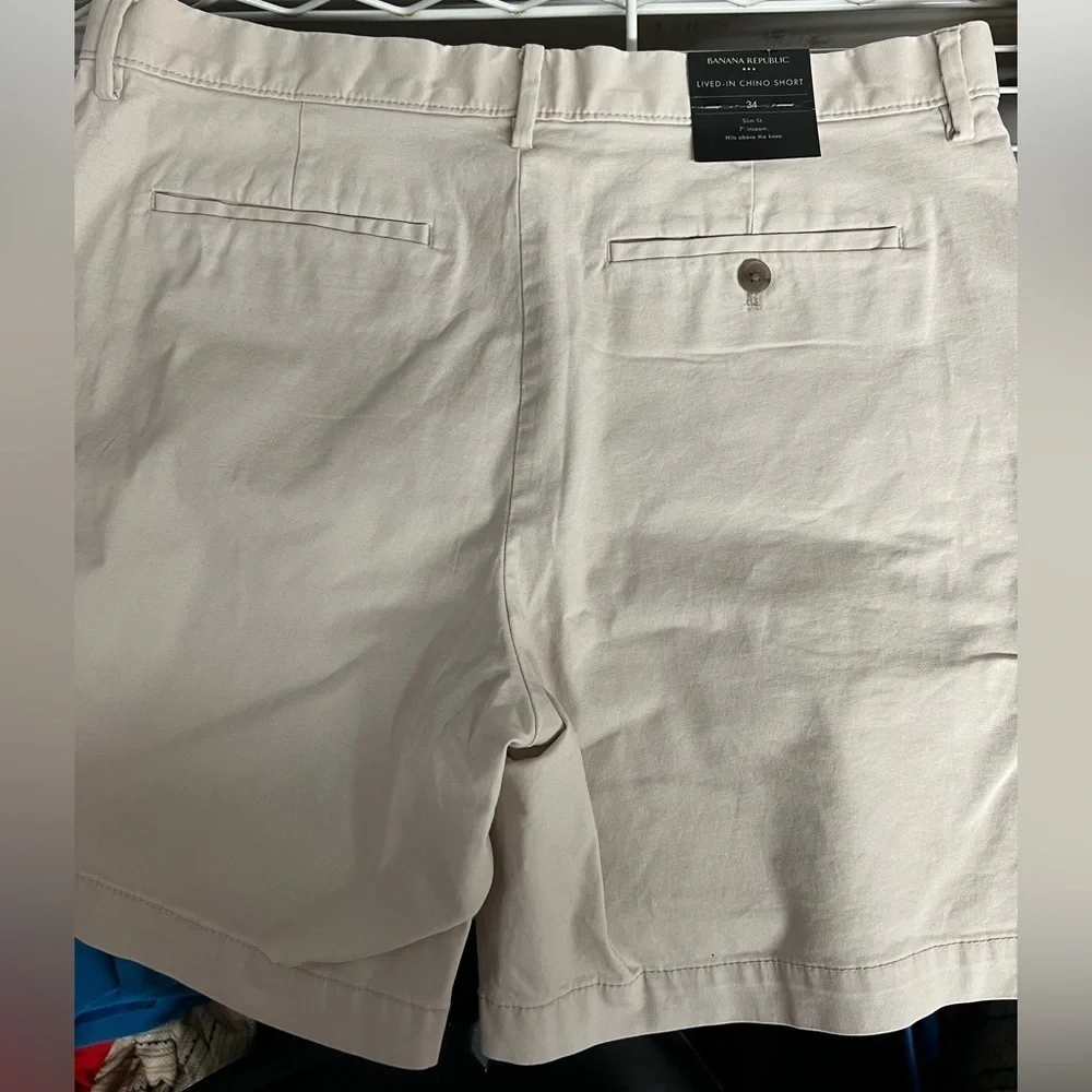 Banana Republic Lived in Chino 7” short New with tags. Men's Green Casual Shorts